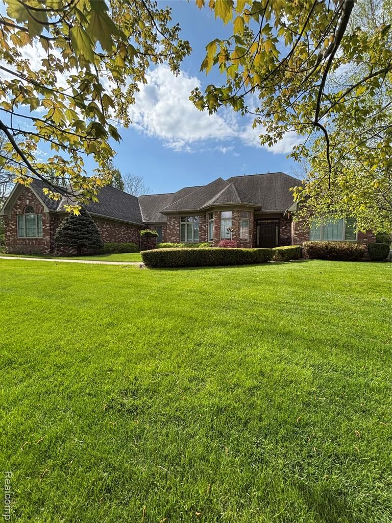 Property Photo:  9035 N Island Drive  MI 48433 2932 