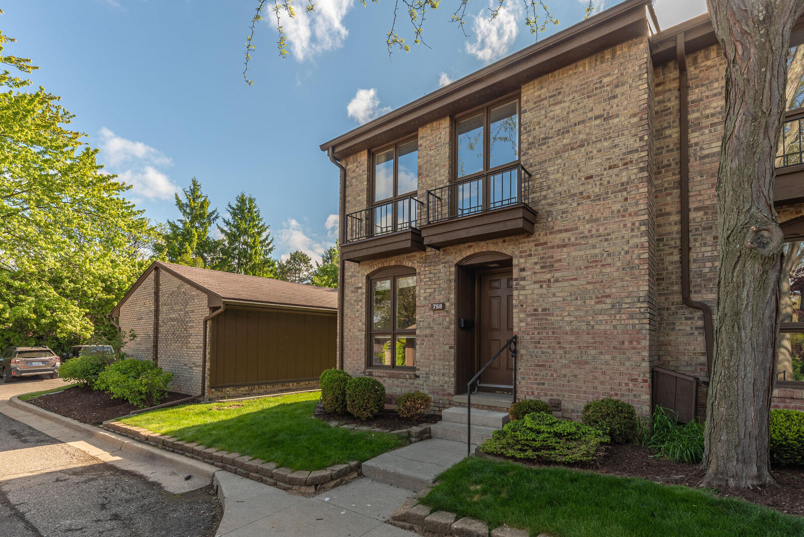 Property Photo:  758 Greenhills Drive  MI 48105 