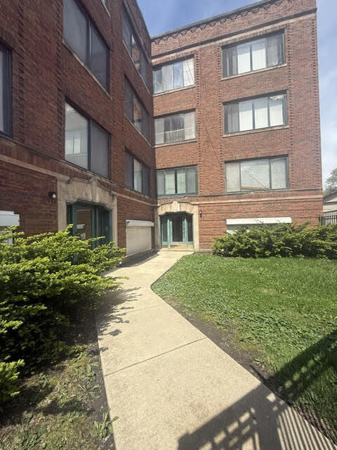 Property Photo: 8008 S Ridgeland Avenue 2A IL 60617
