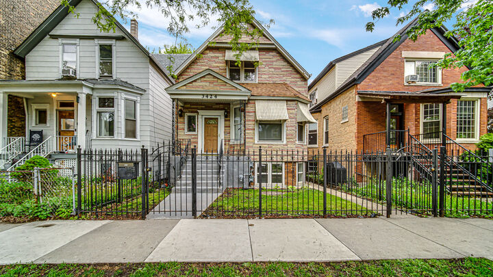 Property Photo:  3424 W Parker Avenue  IL 60647 