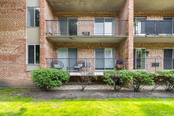 Property Photo: 1001 N Mill Street 103 IL 60563