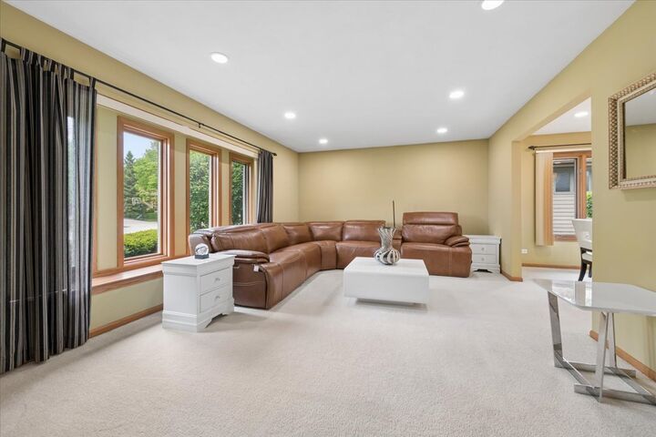 Property Photo:  1217 Lynnfield Lane  IL 60103 