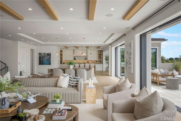 Property Photo: 702 Saint James Pl CA 92663