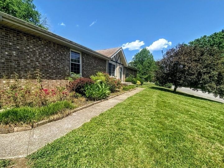 Property Photo:  703 Lucien Dr  TN 37072 