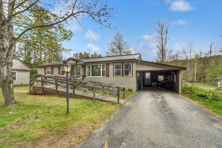 Property Photo:  1 Shannon Court  NH 03773 