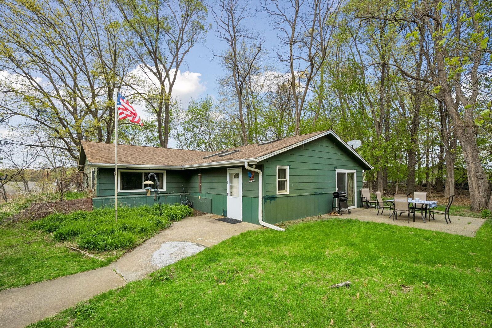 Property Photo:  18522 Everglade Drive NE  MN 55092 