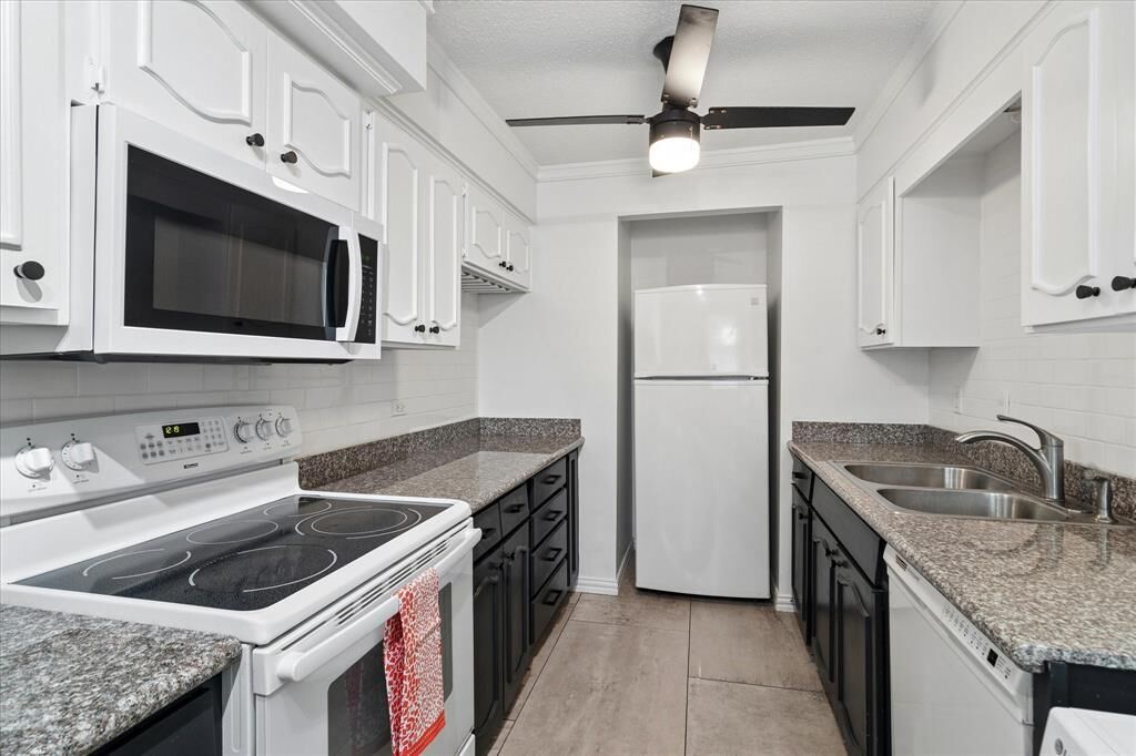 Property Photo: 7806 Royal Lane 224 TX 75230