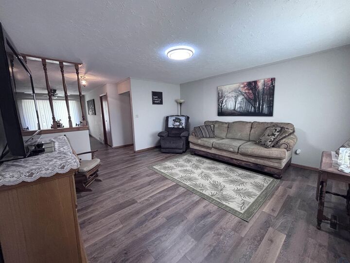 Property Photo:  160 6th Ave NE  IA 51031 