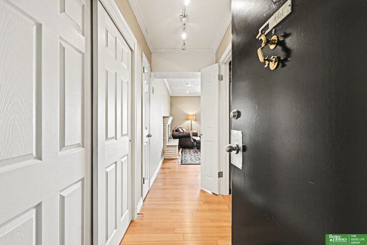 Property Photo:  500 S 37th Street 401  NE 68105 