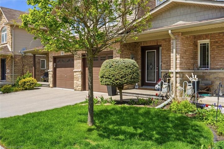 Property Photo:  84 Periwinkle Drive  ON L0R 1P0 