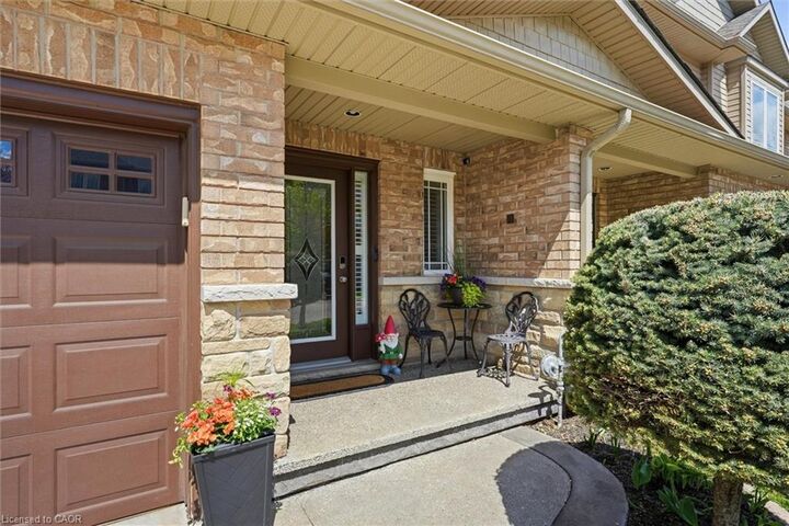 Property Photo: 84 Periwinkle Drive ON L0R 1P0
