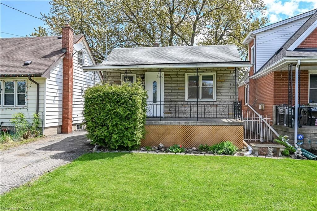 Property Photo:  584 Waterloo Street  ON L8H 6V5 