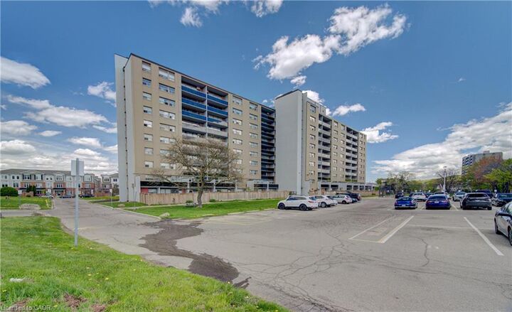 Property Photo:  15 Albright Road 914  ON L8K 5J2 