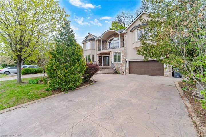 Property Photo:  12 Pioneer Drive  ON L5M 1G9 