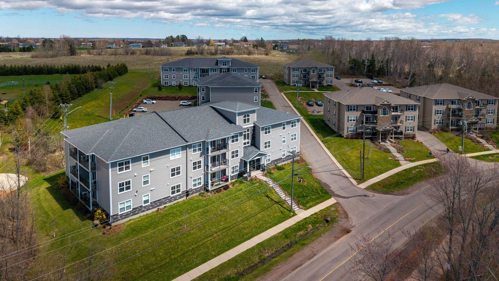 Property Photo:  212 Shakespeare Drive 213  PE C1B 4B7 