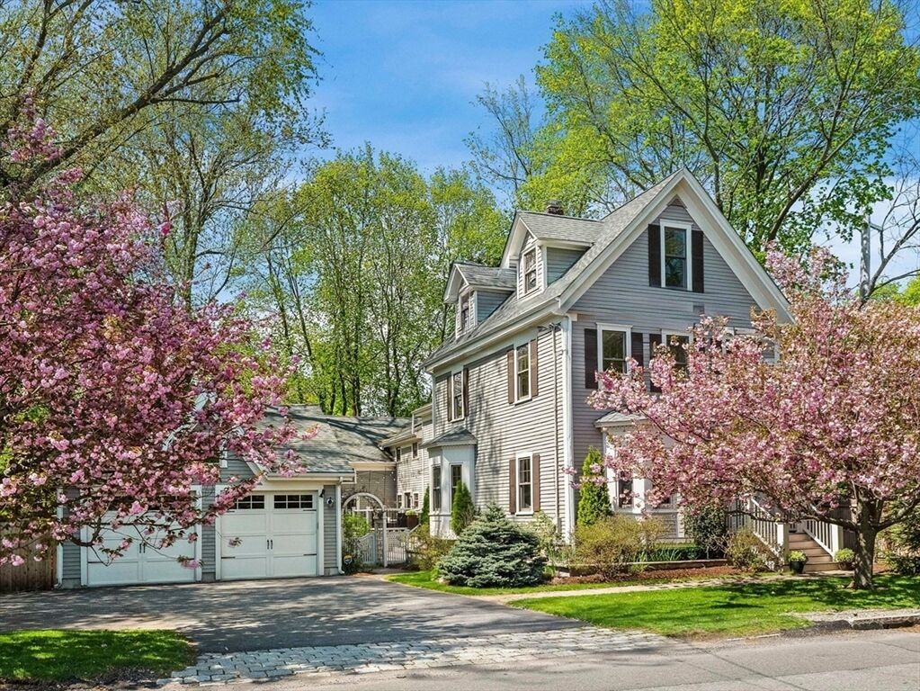 Property Photo:  20 Maple Street  MA 02420 