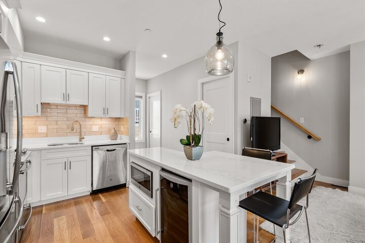 Property Photo:  145 Stoughton St 4  MA 02125 