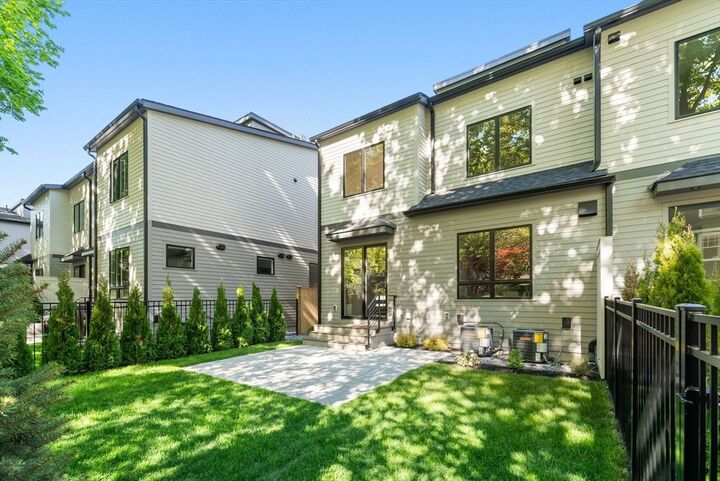 Property Photo:  956 Walnut Street 3  MA 02461 