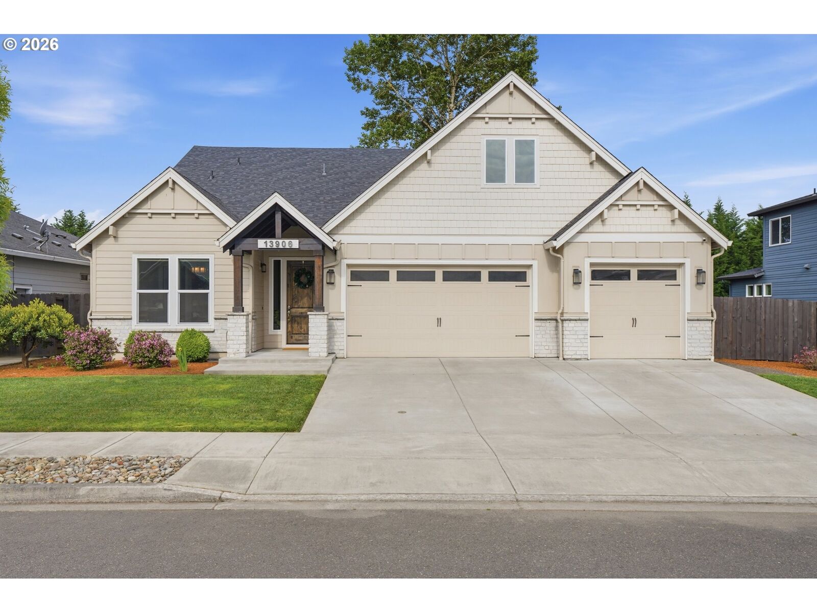 Property Photo: 13906 NE 52nd Ave WA 98686