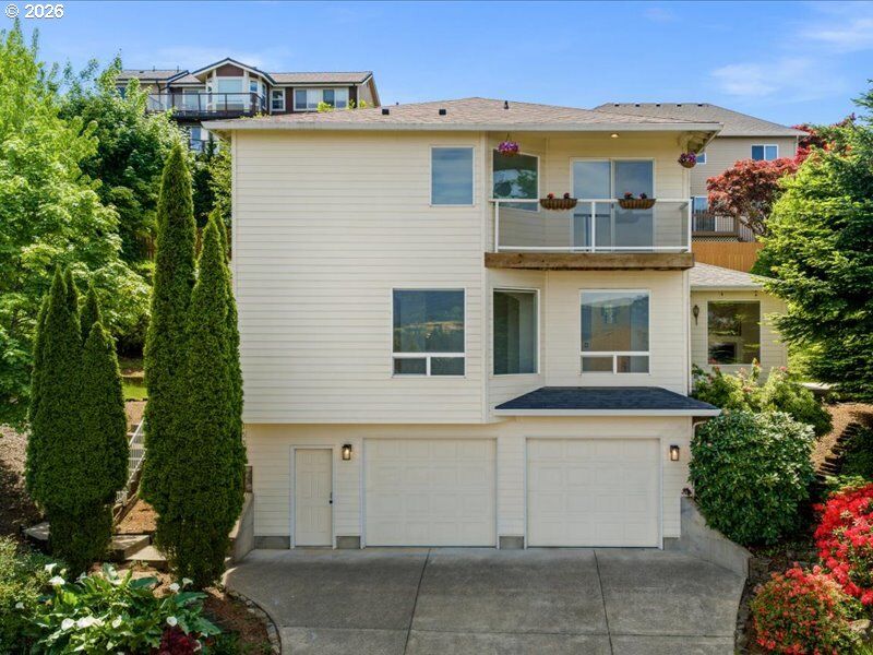 Property Photo:  1538 NW 41st Cir  WA 98607 