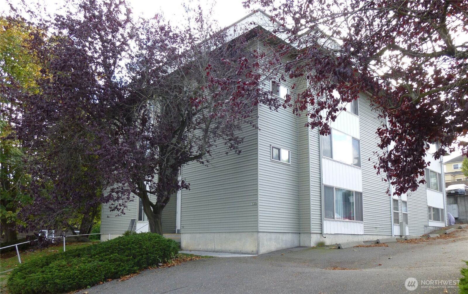 Property Photo: 3326 Lombard Avenue 1 WA 98201