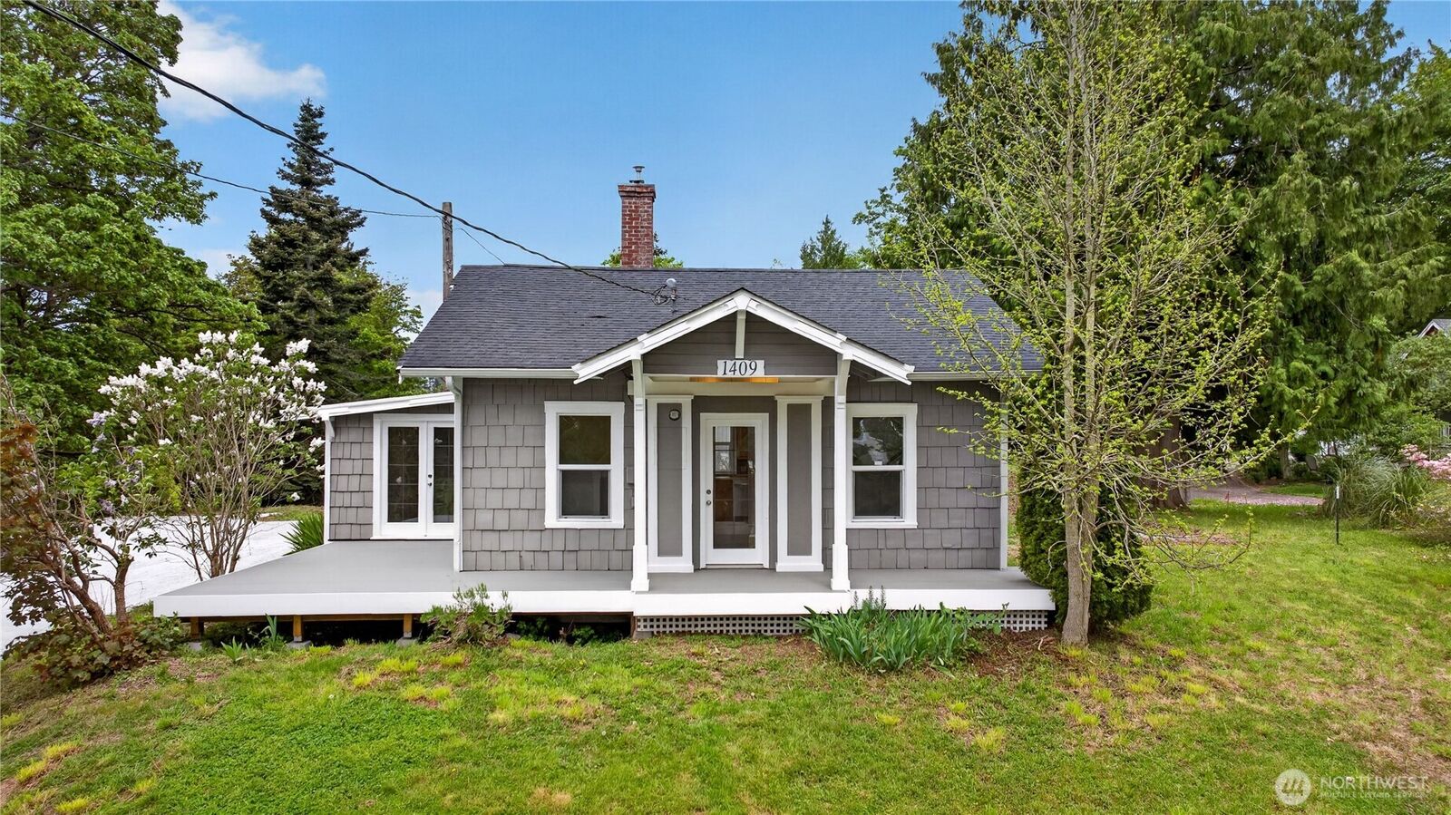 Property Photo:  1409 E Dallman Road  WA 98282 