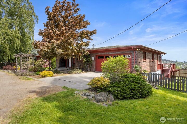 Property Photo:  2730  Gise Street  WA 98368 
