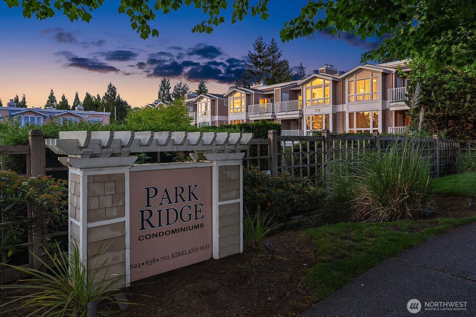 Property Photo:  702  Kirkland Way 4  WA 98033 