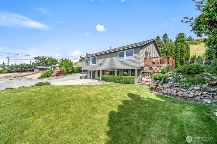 Property Photo: 316 Easy Street WA 98801