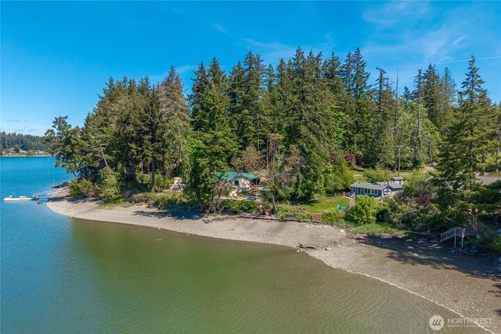 Property Photo:  3223  Aspinwall Road NW  WA 98502 