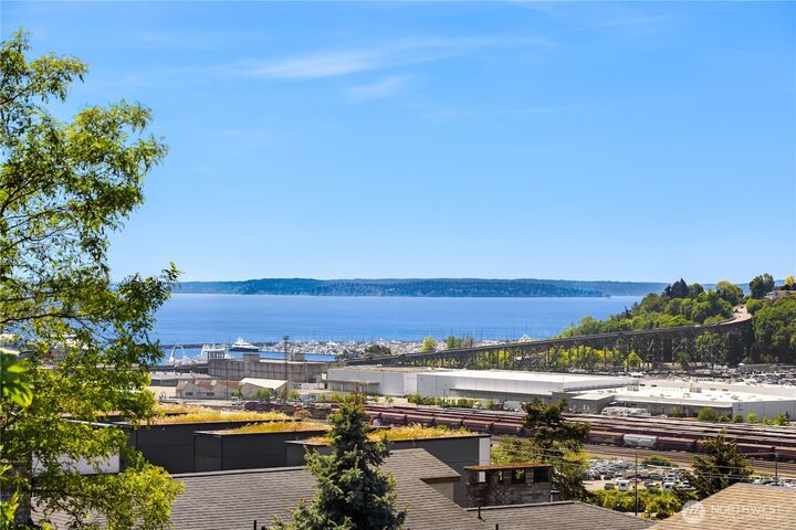 Property Photo:  2601  13th Avenue W  WA 98119 
