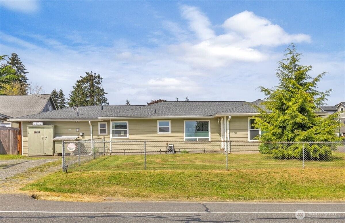Property Photo:  27205  124th Avenue SE  WA 98030 