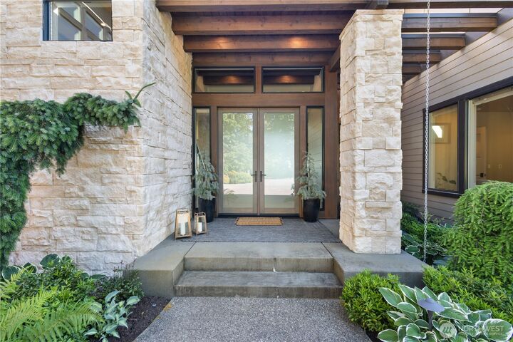 Property Photo:  946  7th Court  WA 98333 