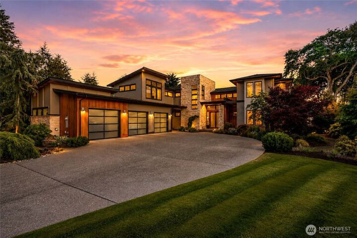 Property Photo:  946  7th Court  WA 98333 