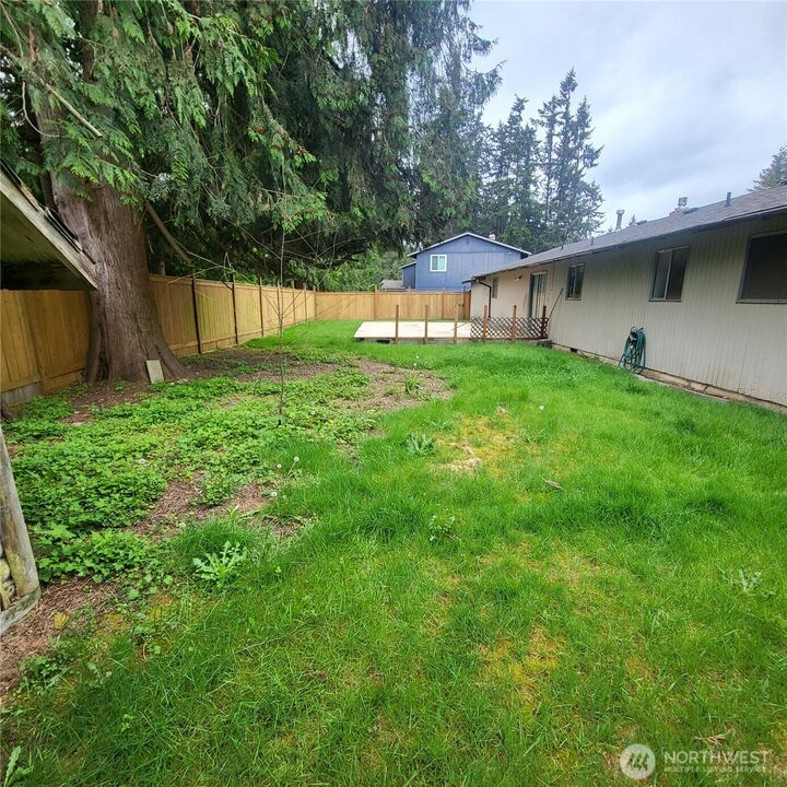 Property Photo:  19509 SE 241st Place  WA 98042 
