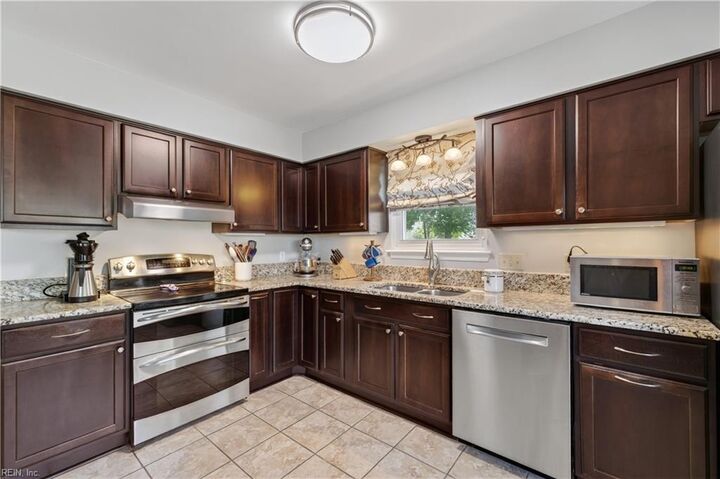 Property Photo:  1965 Summerwalk Dr  VA 23456 