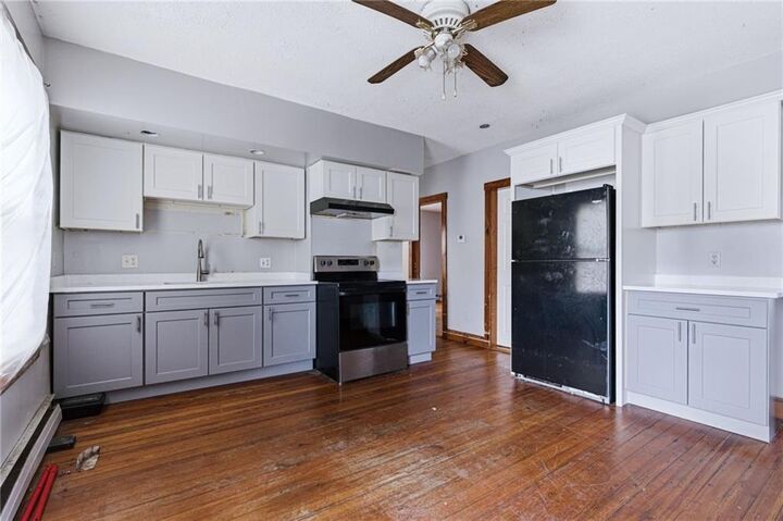 Property Photo:  2 King Street  RI 02863 