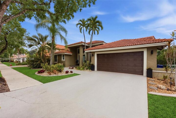 Property Photo: 1135 Fairfax Ln FL 33326