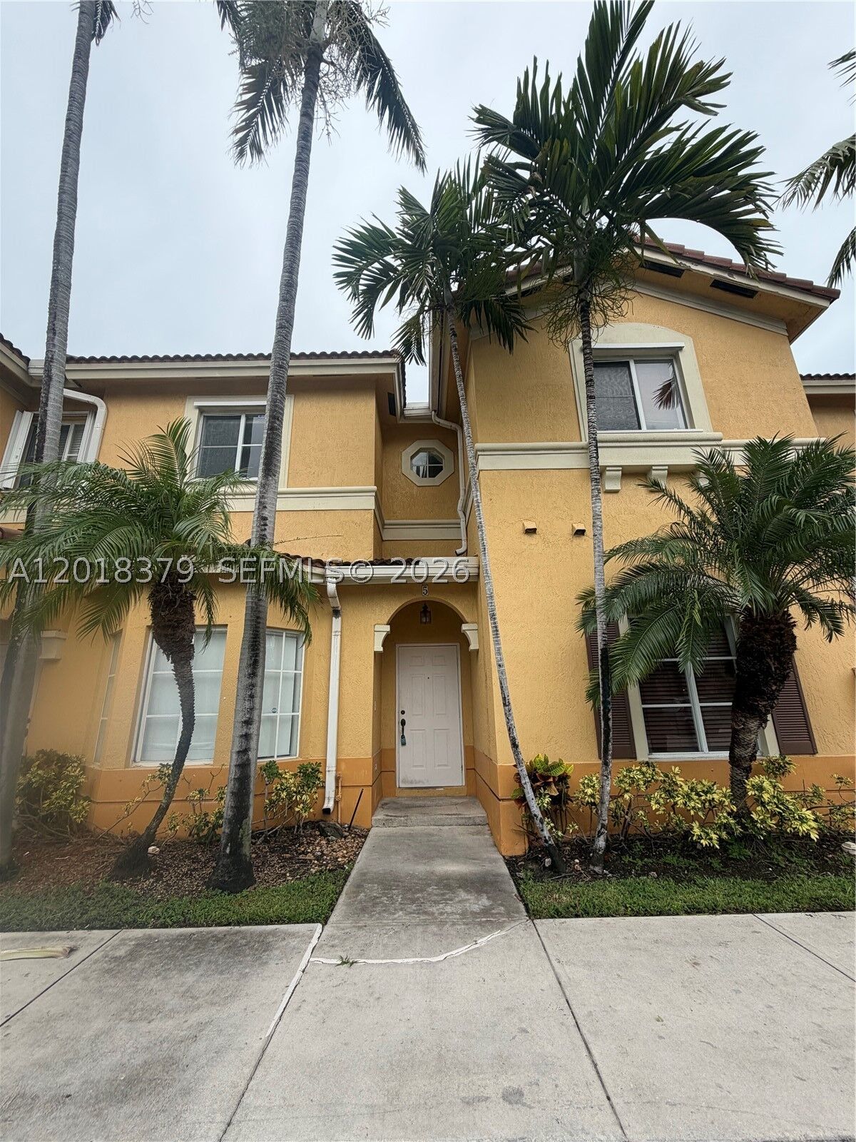 Property Photo: 10777 NW 84th Ln 5-42 FL 33178