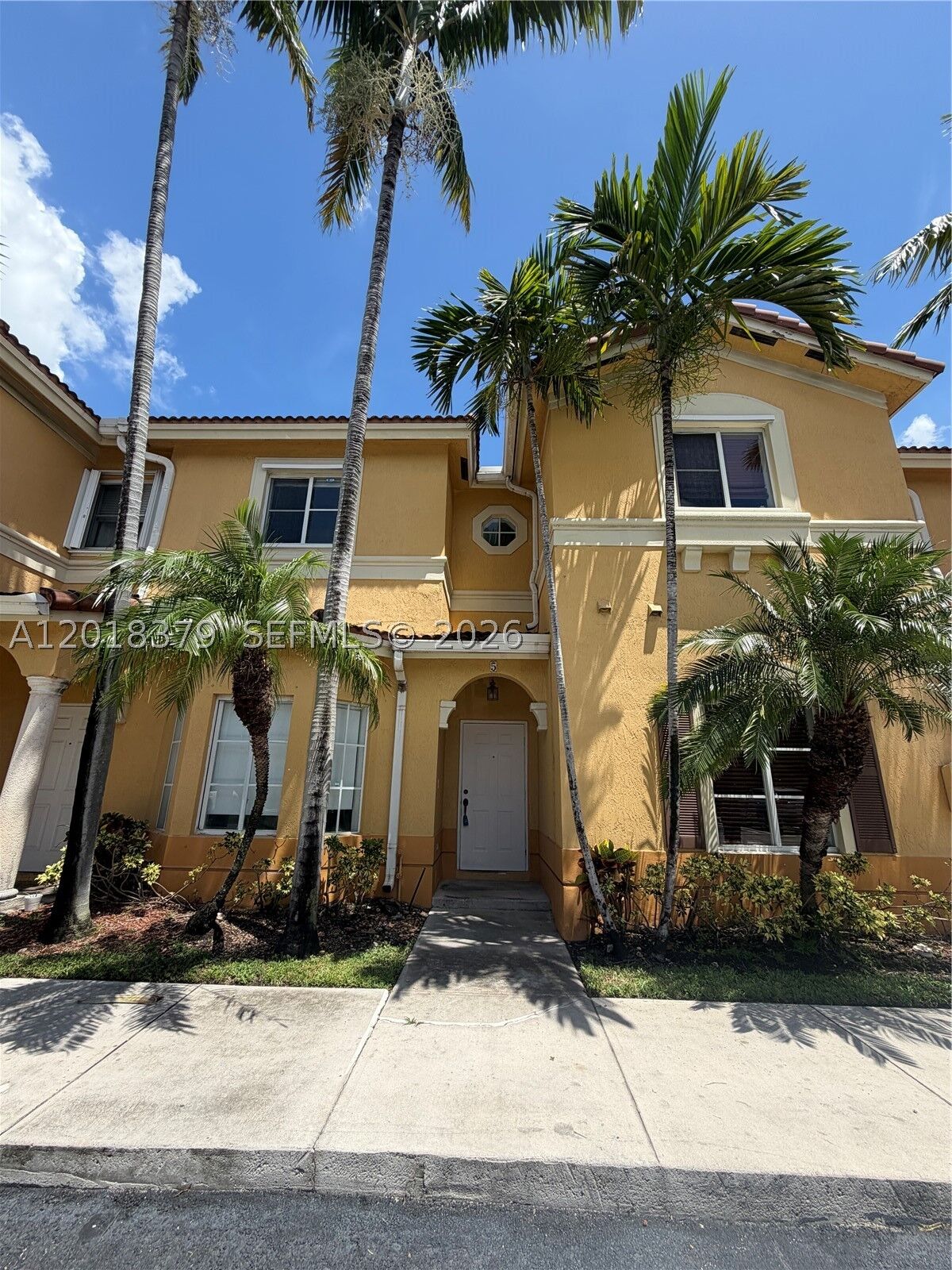 Property Photo:  10777 NW 84th Ln 5-42  FL 33178 