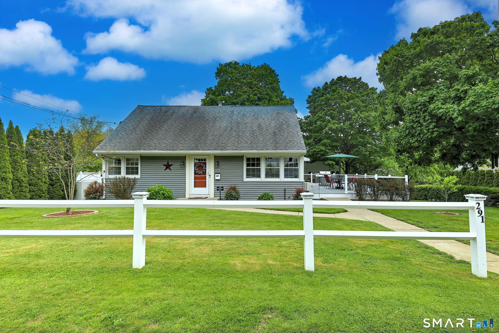 Property Photo:  291 Islandview Road  CT 06614 