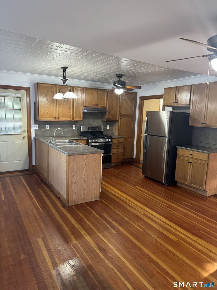 Property Photo:  22 Wadsworth Street  CT 06706 