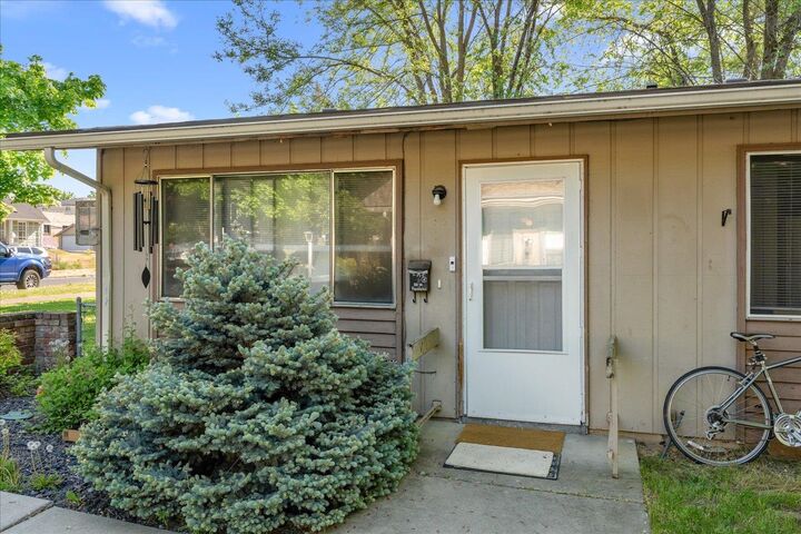 Property Photo: 1111 W Providence Ave WA 99205