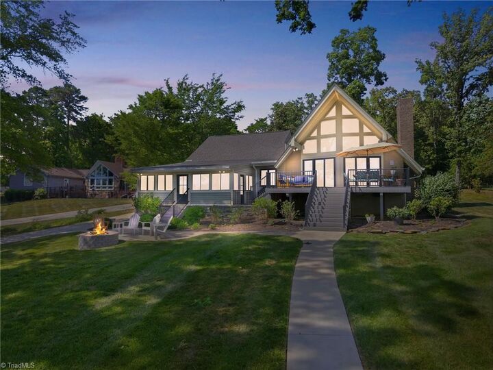Property Photo:  450 Mainsail Road  NC 28146 