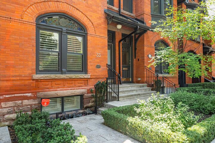 Property Photo: 33 Tranby Avenue ON M5R 1N4