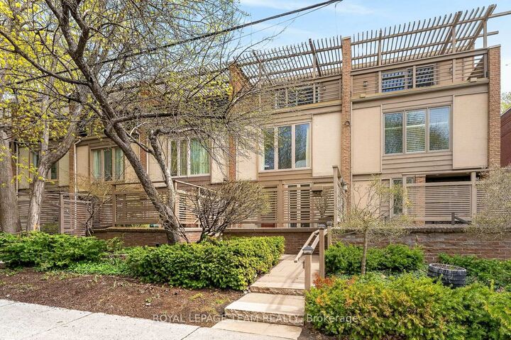 Property Photo: 164 Dufferin Road ON K1M 2A6