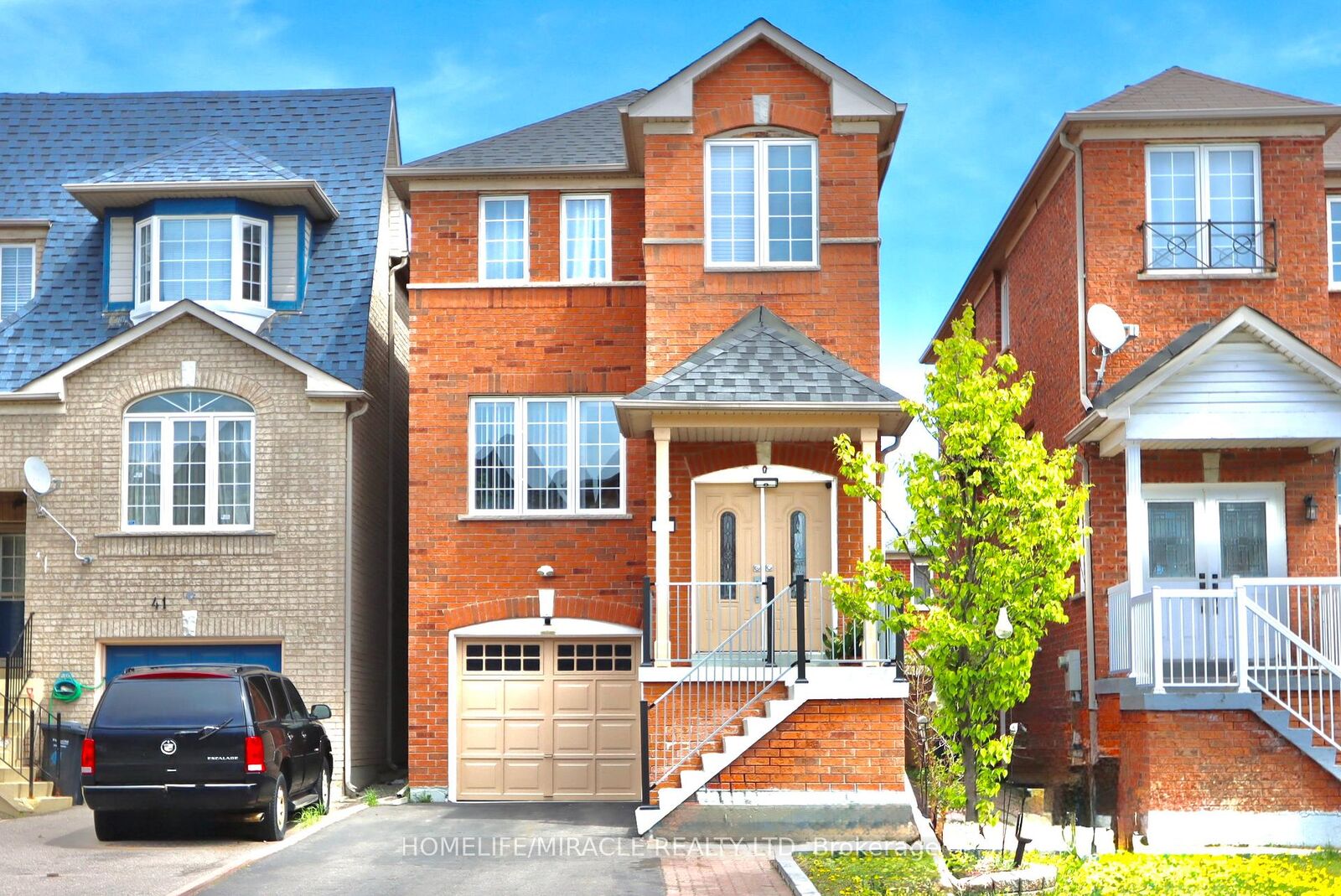Property Photo: 43 Caranci Crescent ON L6P 1H3
