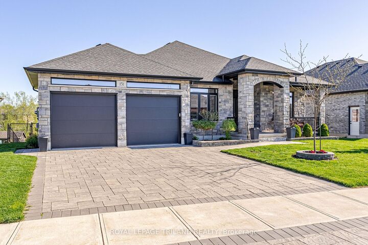 Property Photo: 151 Robin Ridge Drive ON N0L 1B0