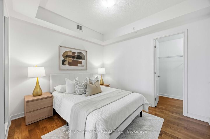 Property Photo: 9199 Yonge Street 518 ON L4C 1H7