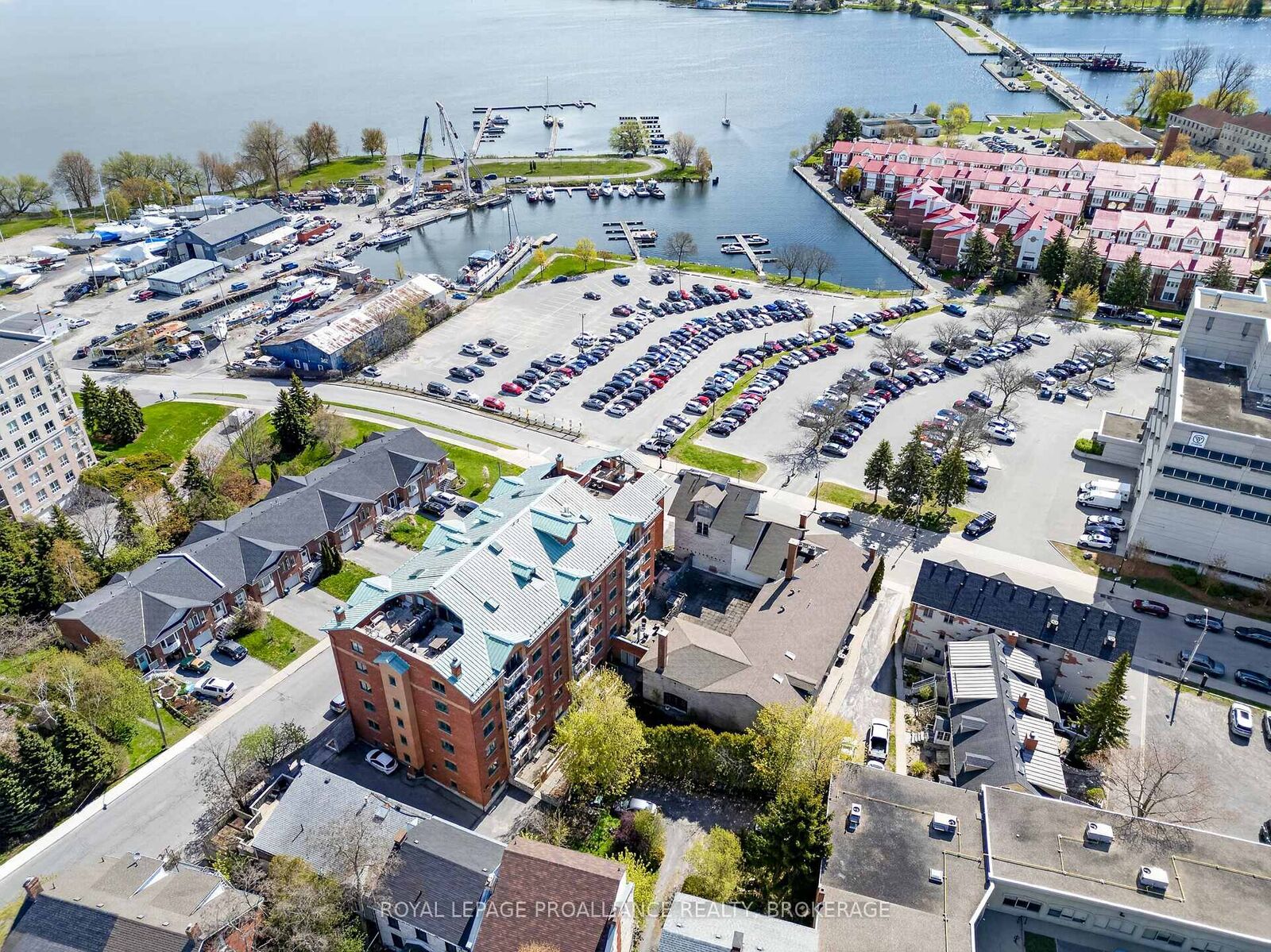 Property Photo: 2 Bay Street 202 ON K7K 6T7